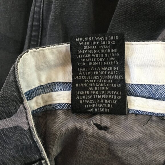 Foot Locker Mens Camo Cargo Shorts Size 34 Pockets Cotton Zipper Gray Camouflage - Picture 14 of 14